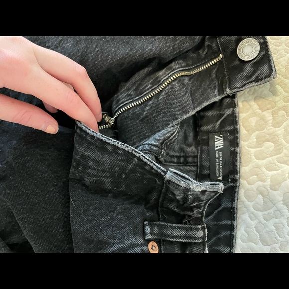 ZARA MOM FIT JEANS - Picture 2 of 4